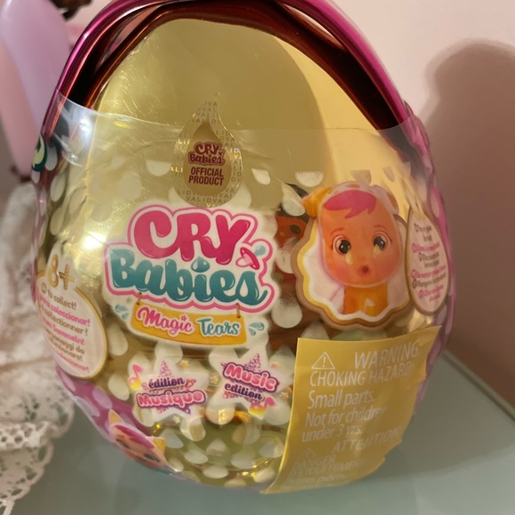 Cry Babies Magic Tears Music Gold Edition | 8 Surprises and Accessories - Picture 12 of 12